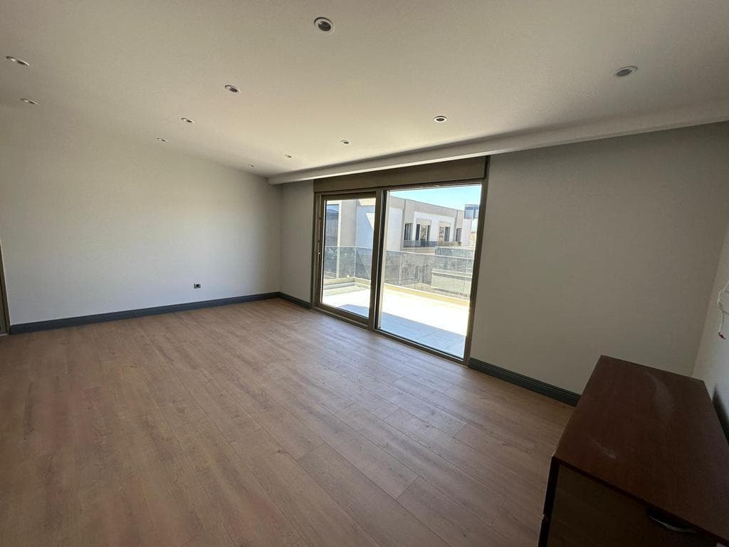 Lüks Mobilya ve Özel Tasarımlar - Uzman mimarlarımız, özgün tasarım projeleri üzerinde çalışıyor. Vista İnşaat, Antalya'da lüks mobilya ve…